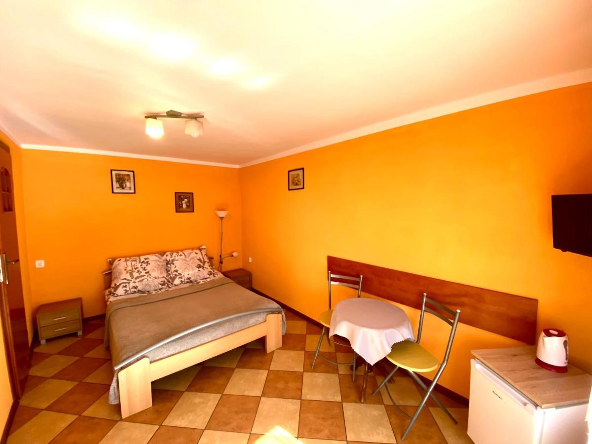 Pokoje Goscinne Marcin Leba Exterior foto