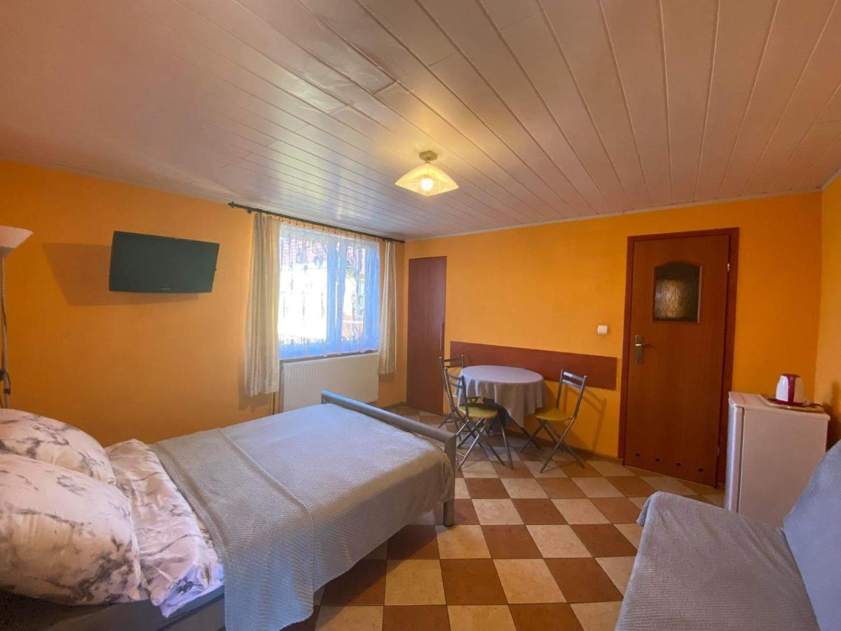 Pokoje Goscinne Marcin Leba Exterior foto