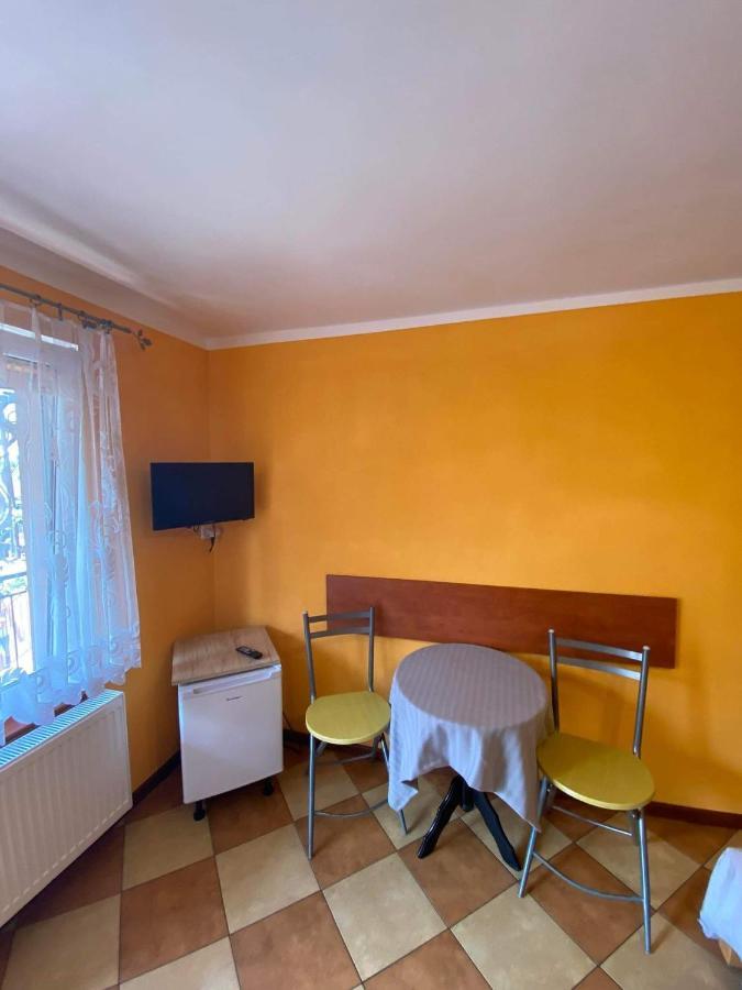 Pokoje Goscinne Marcin Leba Exterior foto