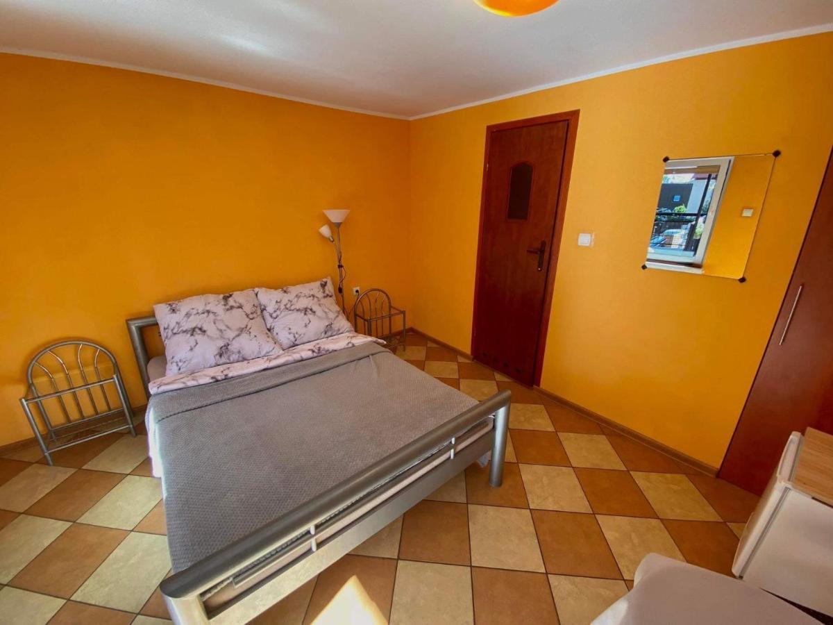 Pokoje Goscinne Marcin Leba Exterior foto