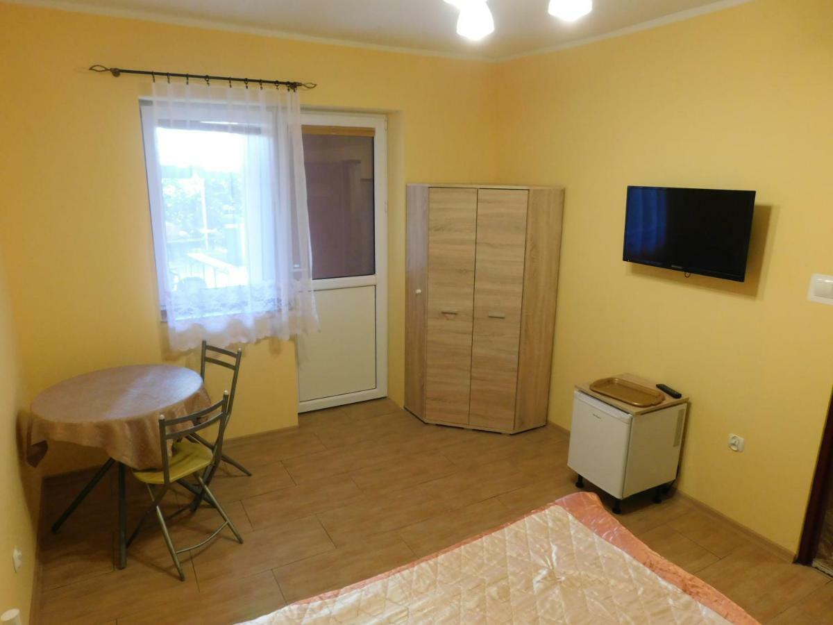 Pokoje Goscinne Marcin Leba Exterior foto