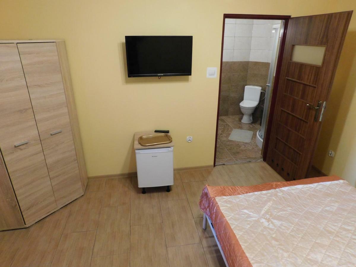 Pokoje Goscinne Marcin Leba Exterior foto