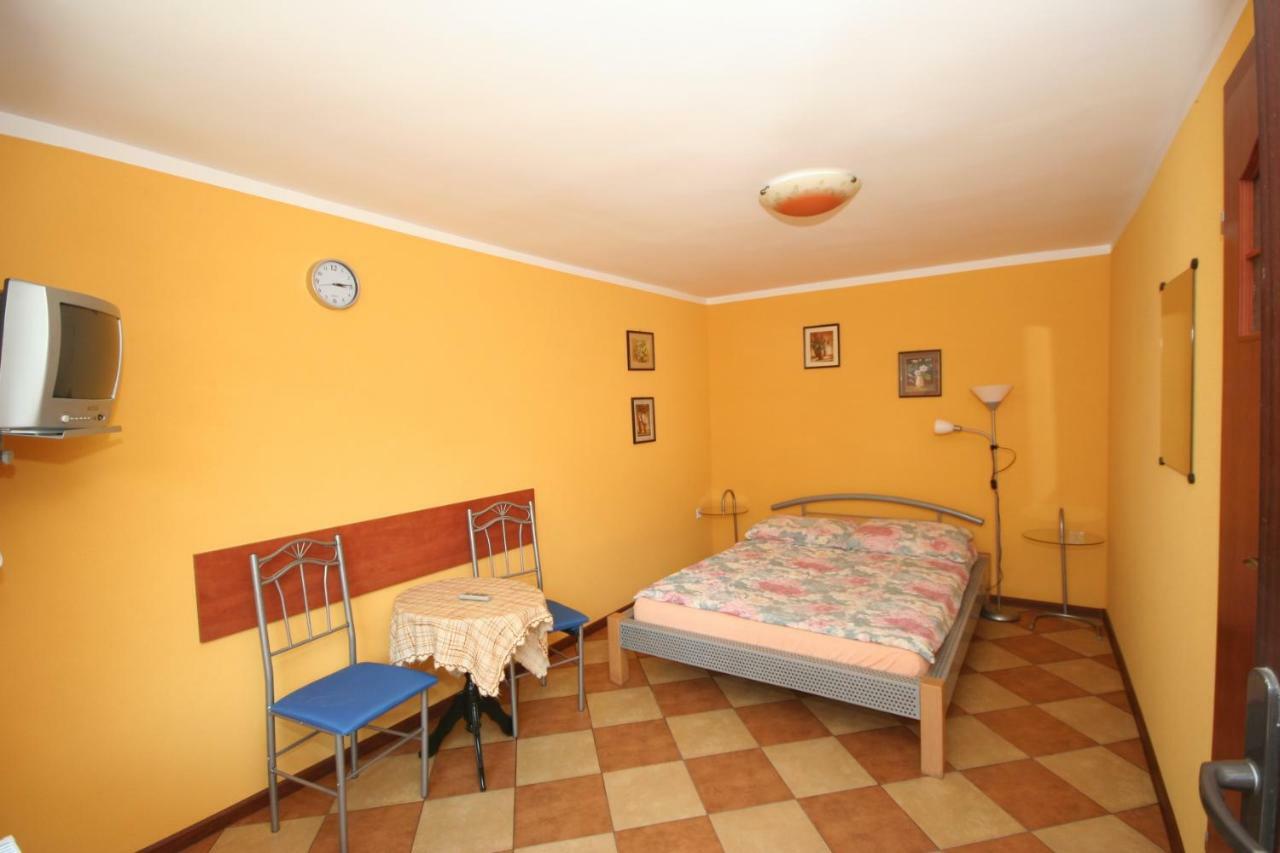 Pokoje Goscinne Marcin Leba Exterior foto